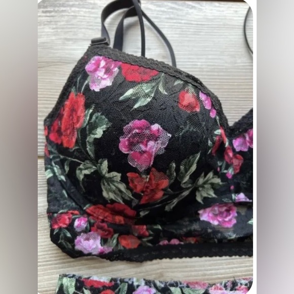 Victoria's Secret Pink Lace Push up Bra VS
38B 38C 38D & More & Panty Set XI 2X - Picture 8 of 10